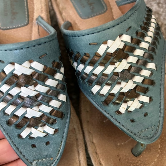 Clark’s Artisan woven leather comfort sandal. Vacation. Beach. EUC. Cushion! Sz7 - Picture 8 of 9
